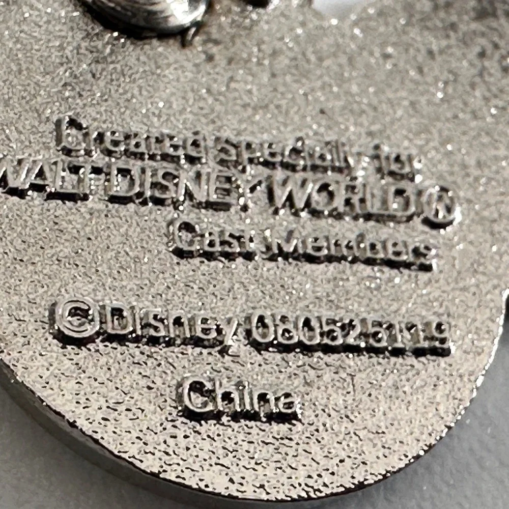 Mickey Mouse Disney Difference Key Pin WDW Cast Member Exclusive 2015 PP111166